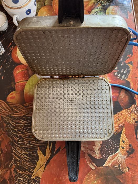 Электро вафельниця ЭB-1/220  „ЛАСУНКА"