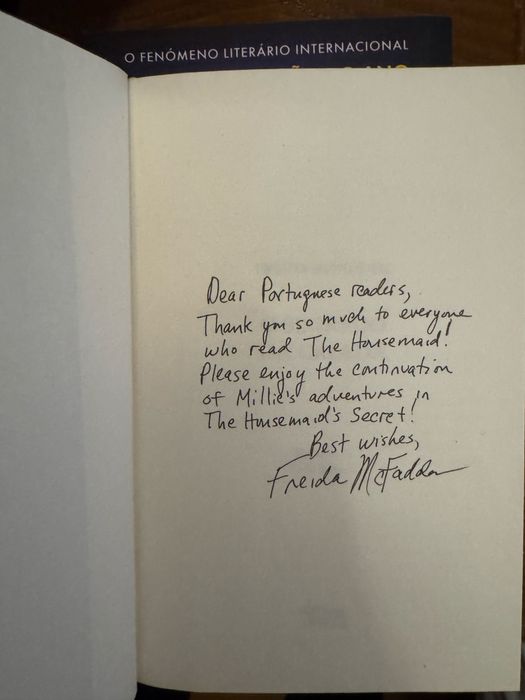 LIVROS - Freida McFadden - Autografados