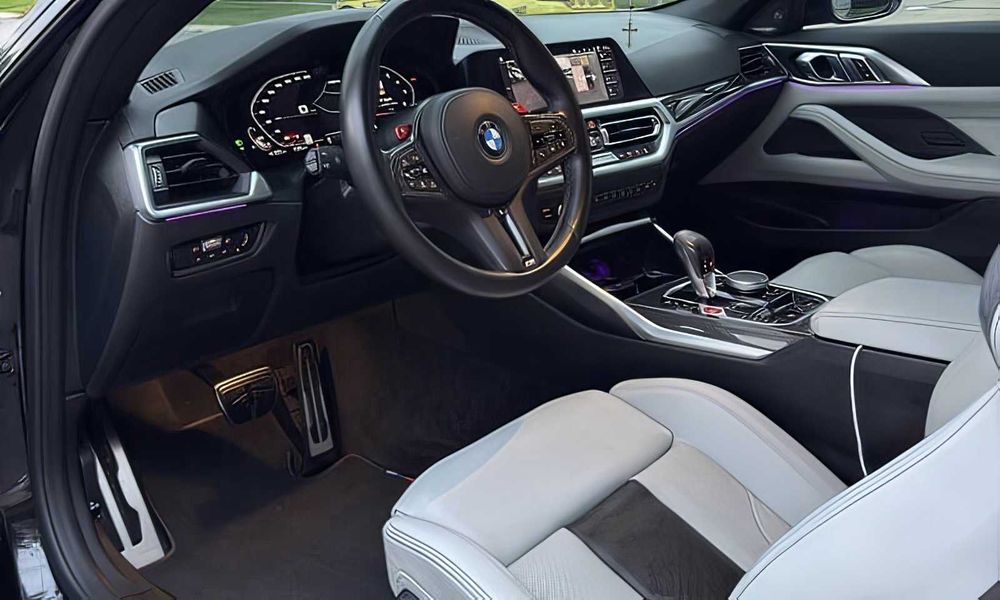 BMW M4      2022