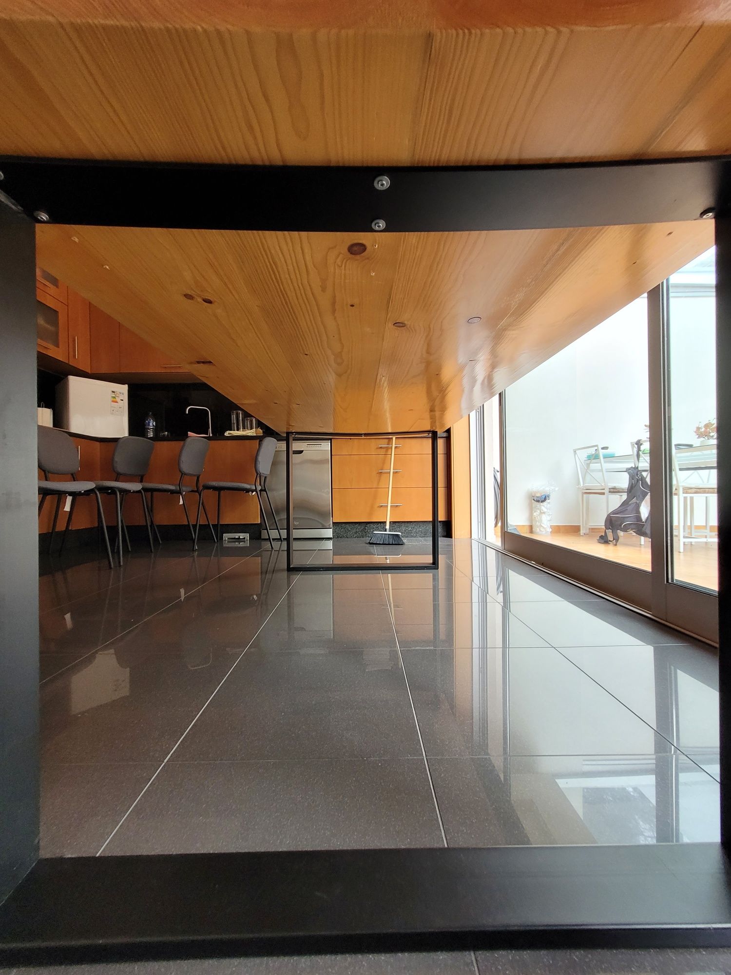 Vendo mesa em madeira