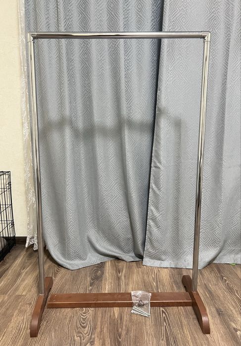 Вішалка для одягу металева+дерево