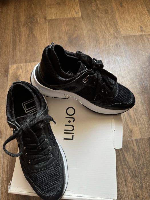 Кросівки Liu jo,оригінал,37 розмір