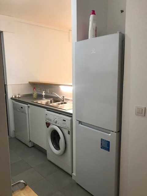 Apartamento T1 recente e inserido em condomínio requintado