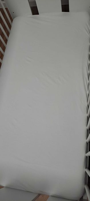 Łóżeczko dziecięce z materacem