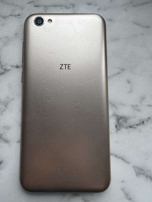 Телефон ZTE