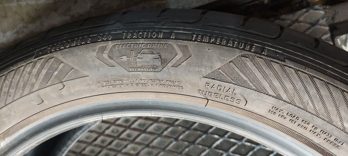 Pneus 215/50/19 Goodyear  semi novos