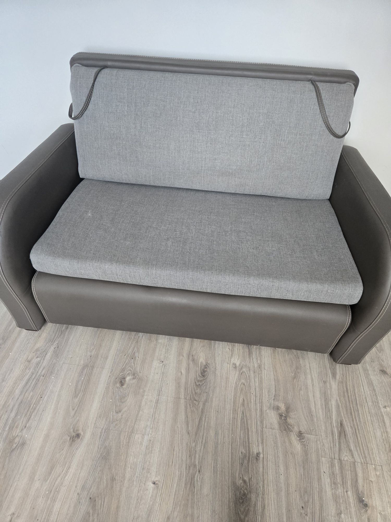 Sofa 2 osobowa rozkładana