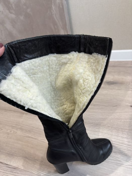 Продам чоботи жіночі зимові