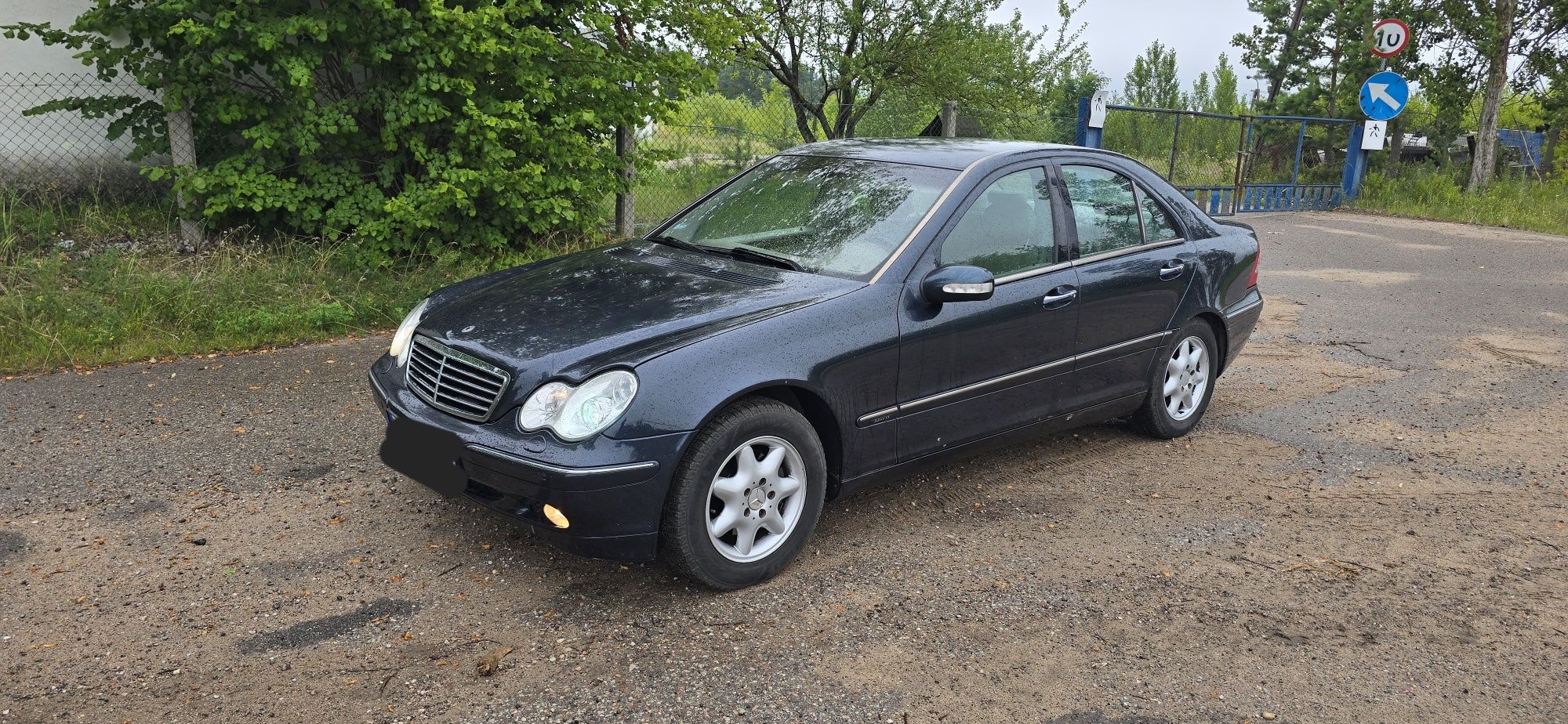 mercedes c 180 skóry klimatronic xenon orginal lakier bezwypadkowy