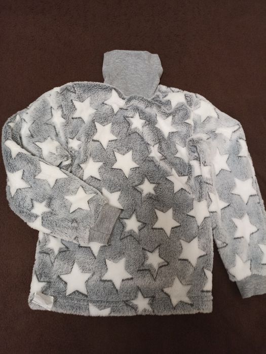 Продам пушистый свитерок 110-116!