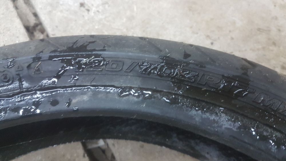 opona motocyklowa przod przednia battlax Bridgestone  120/70-17 bt020f