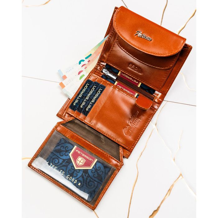 skórzany portfel damski w brązowym kolorze zamykany zatrzaskiem