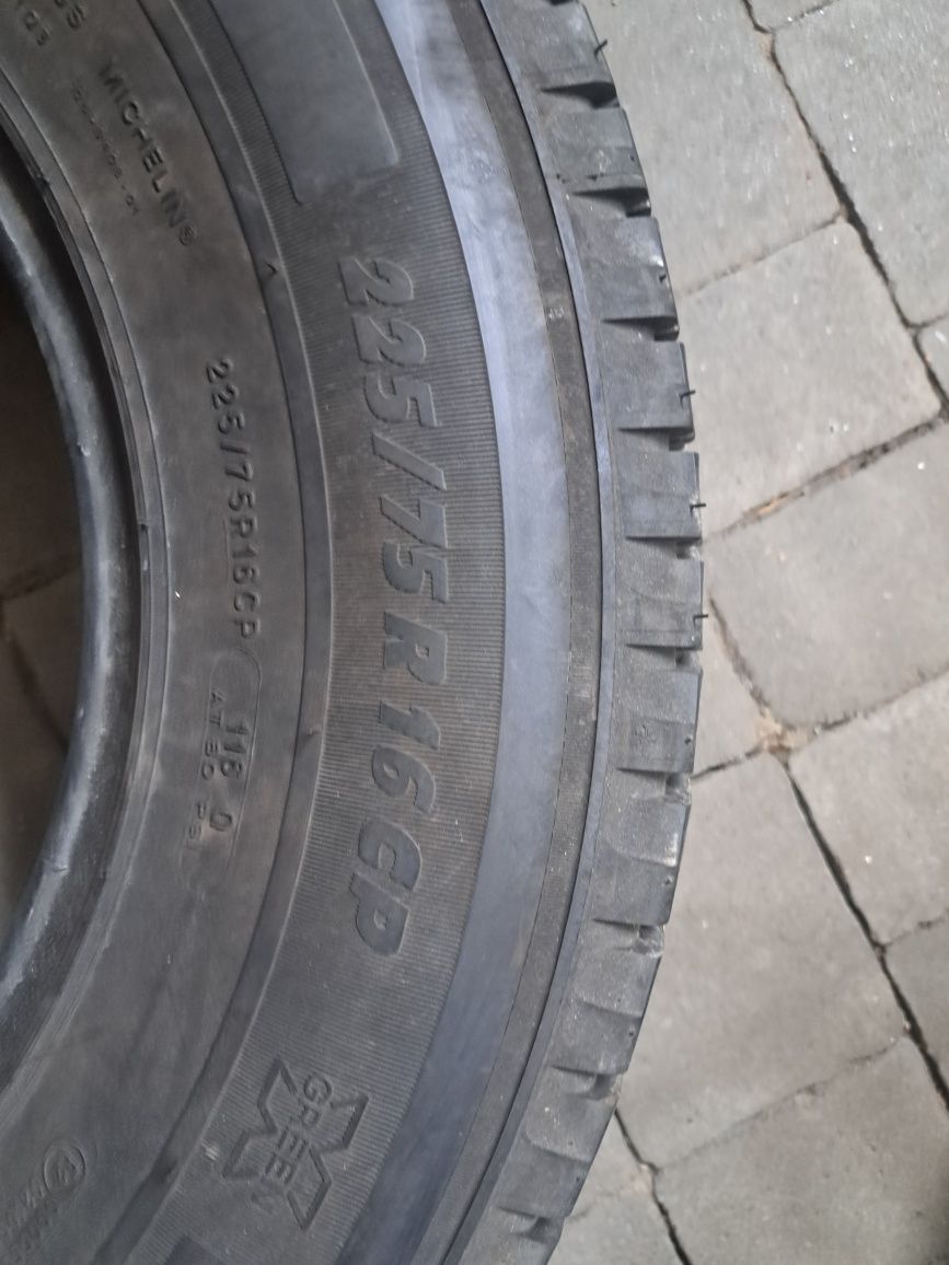 225/75 R16c Michelin