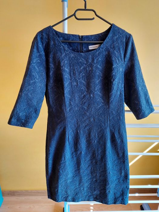 Sukienka wizytowa ołówkowa 42