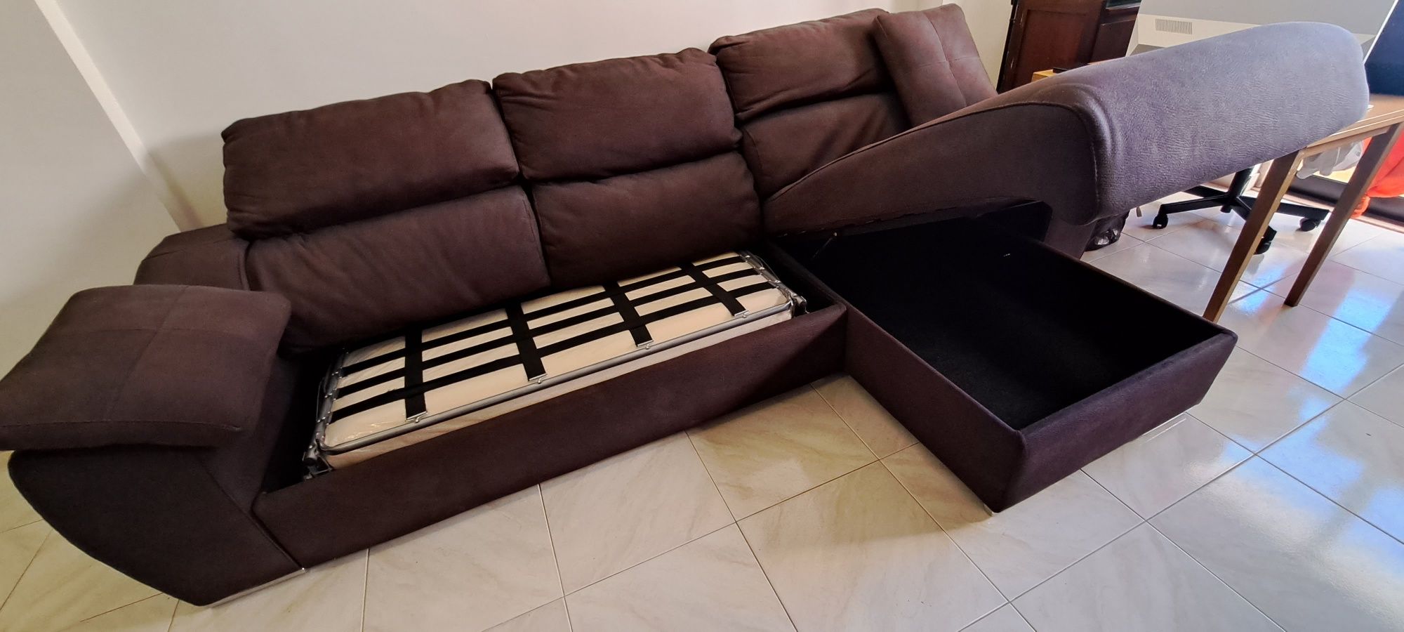 Sofá cama com Chaise Longue