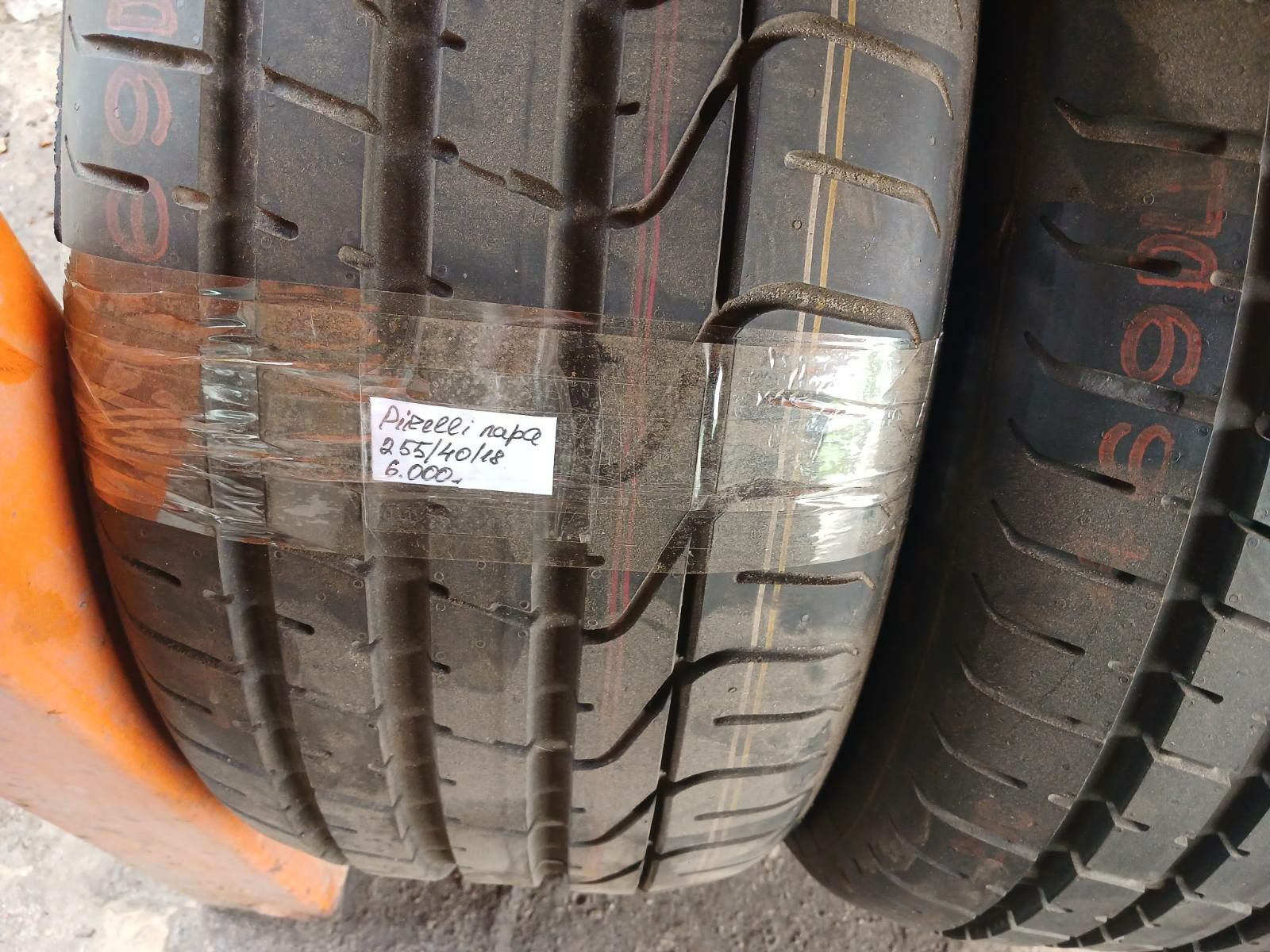 Резина Pirelli255,40,18 3000грн