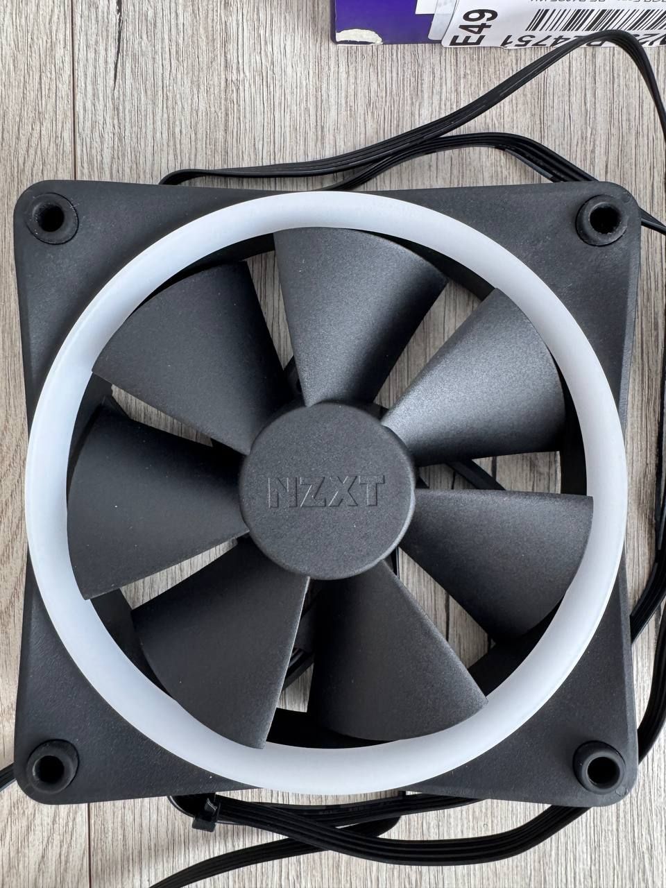 Вентилятори NZXT F120 RGB 120мм PWM (білий і чорний)