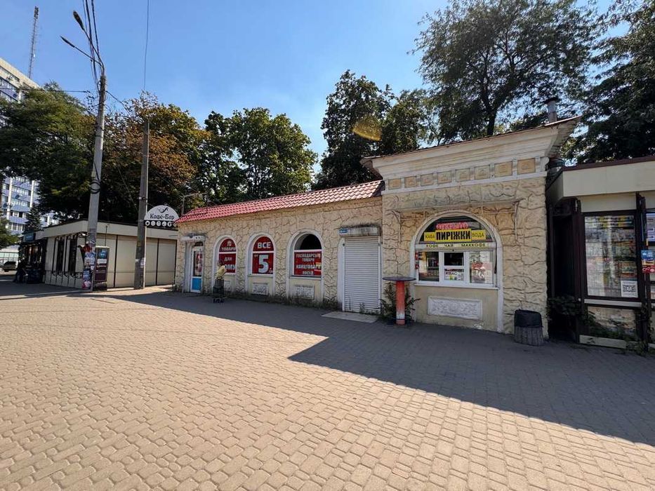 Отдельно стоящее здание с летней площадкой под любой вид бизнеса