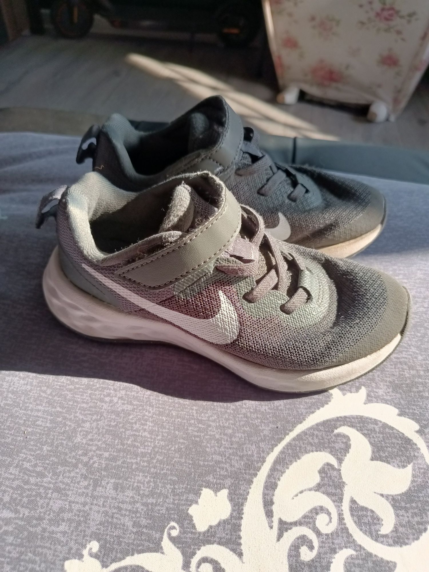 Buty dziecięce Nike 28