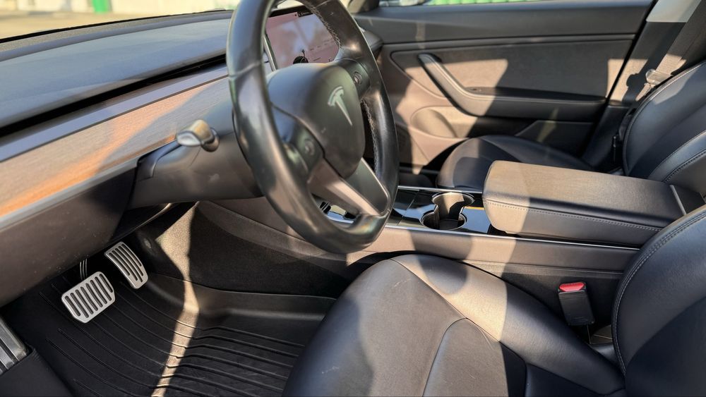 Tesla Model 3 LONG RANGE
