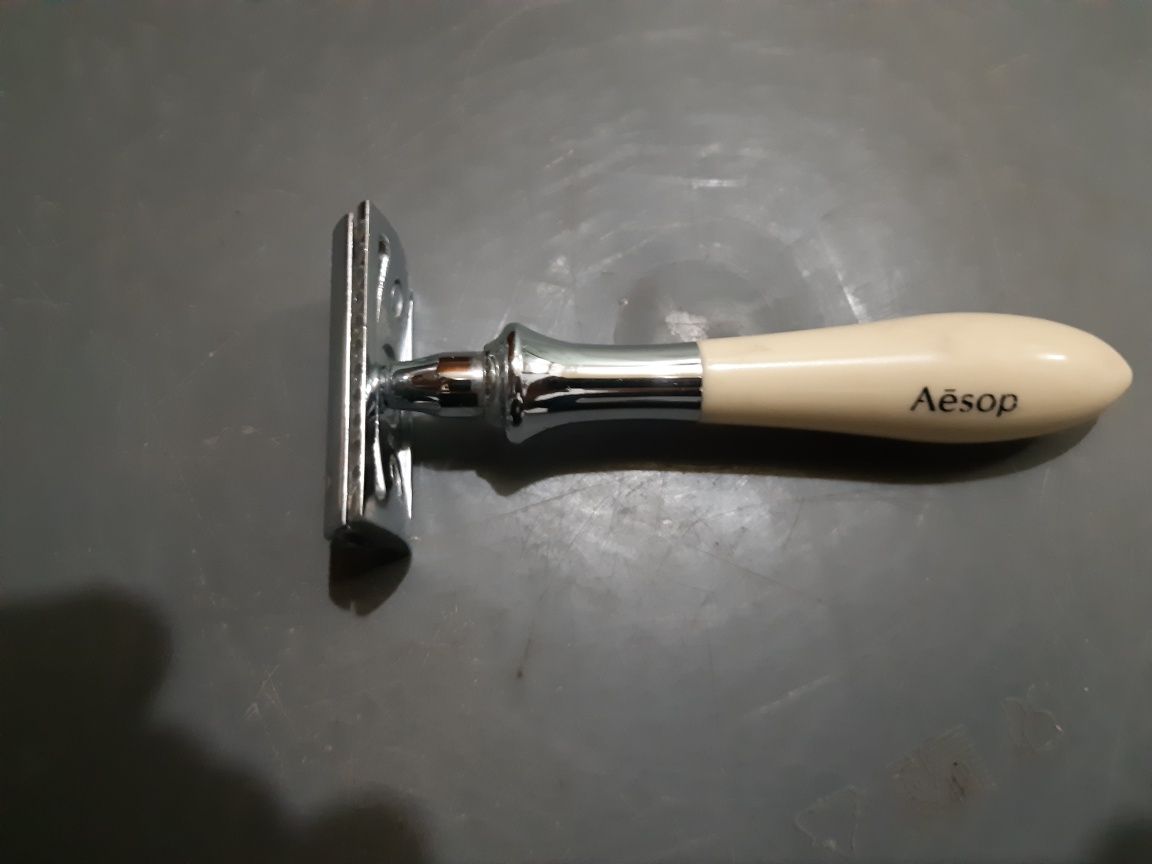 Máquina barbear manual Aesop