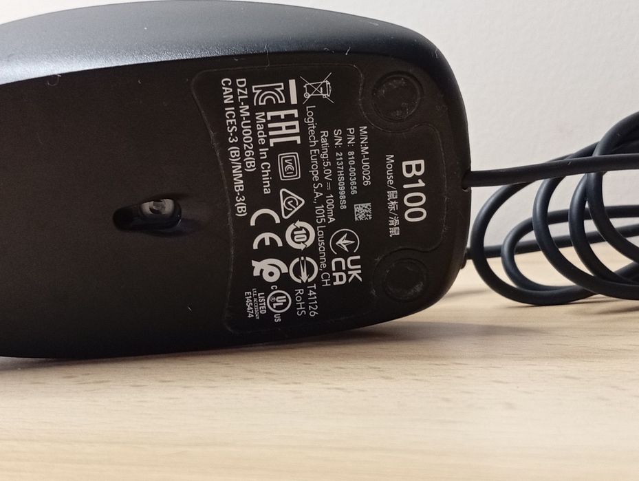 Myszka laserowa USB Logitech – przewodowa, sprawna