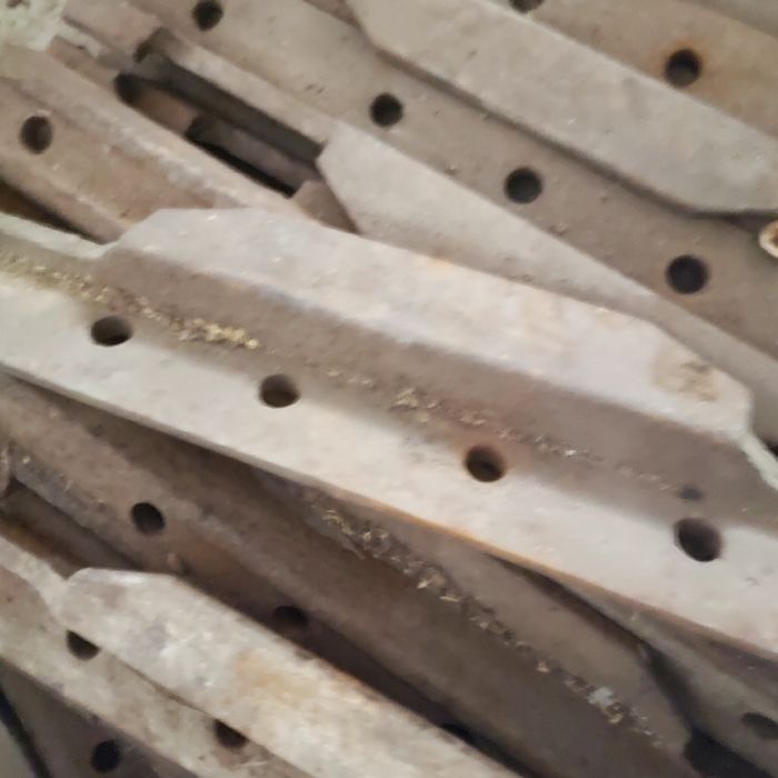 Продам Зєднувачі до рельси Р33 і інші рельси.30шт