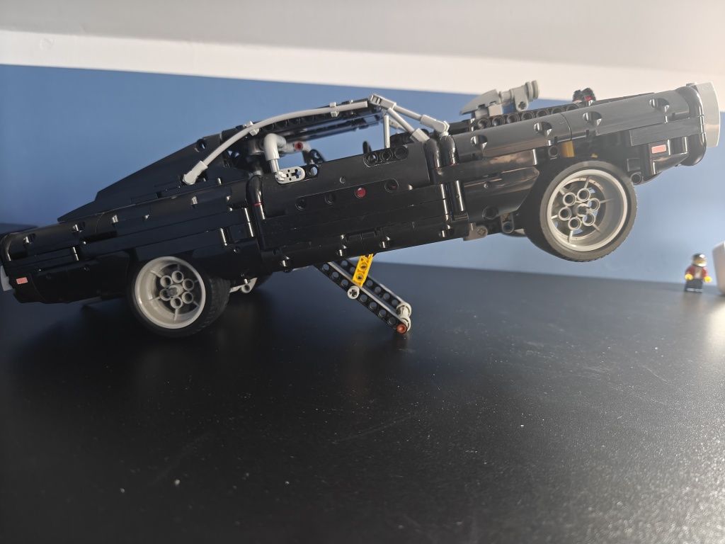 Klocki LEGO Technic Dodge Fast and Furious