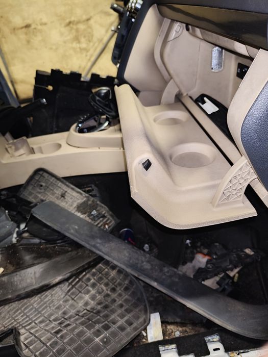 Schowek pasażera volkswagen Touran ll 2012