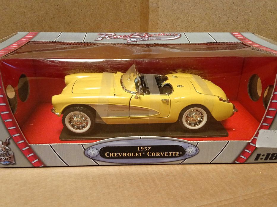 Road Signature 1/18 Chevrolet Corvette cabrio 1957