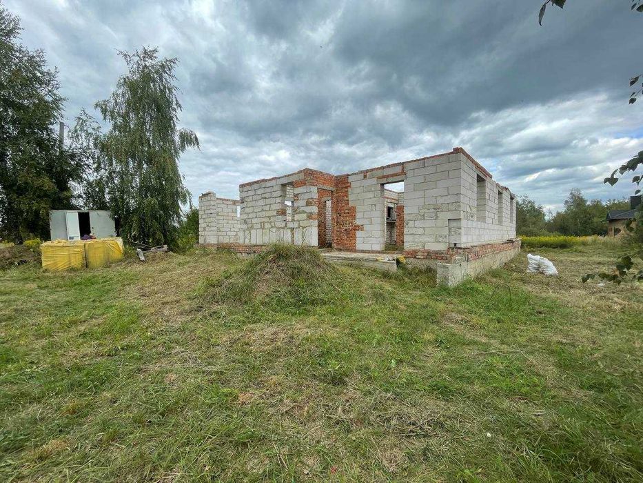 Недобудований будинок у м. Ковель, 10 соток