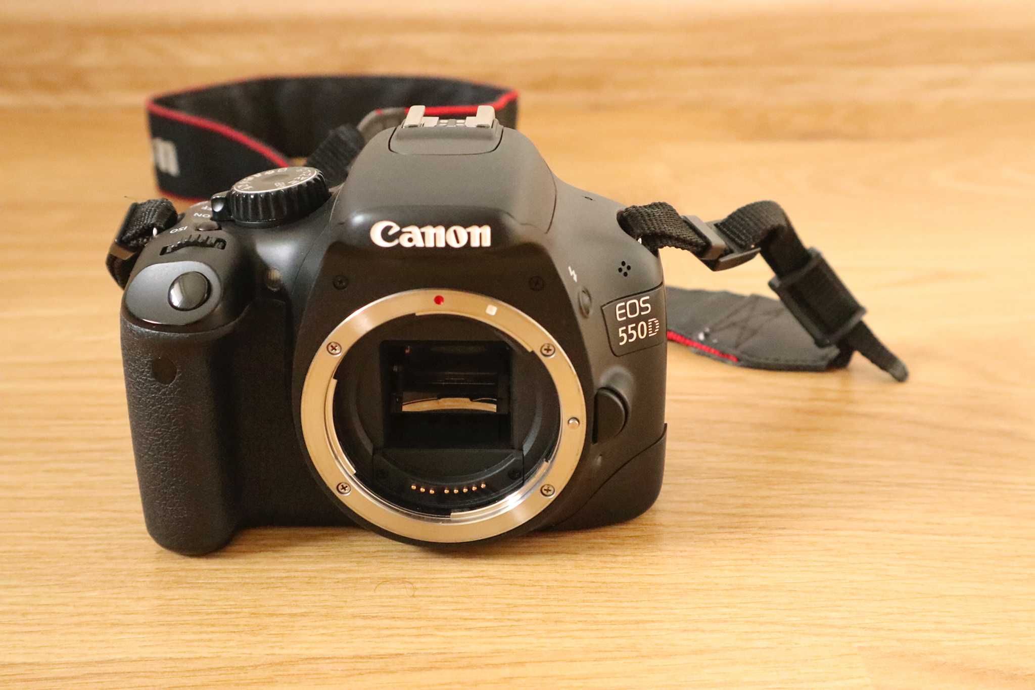 Aparat cyfrowy lustrzanka cyfrowa Canon EOS 550D body