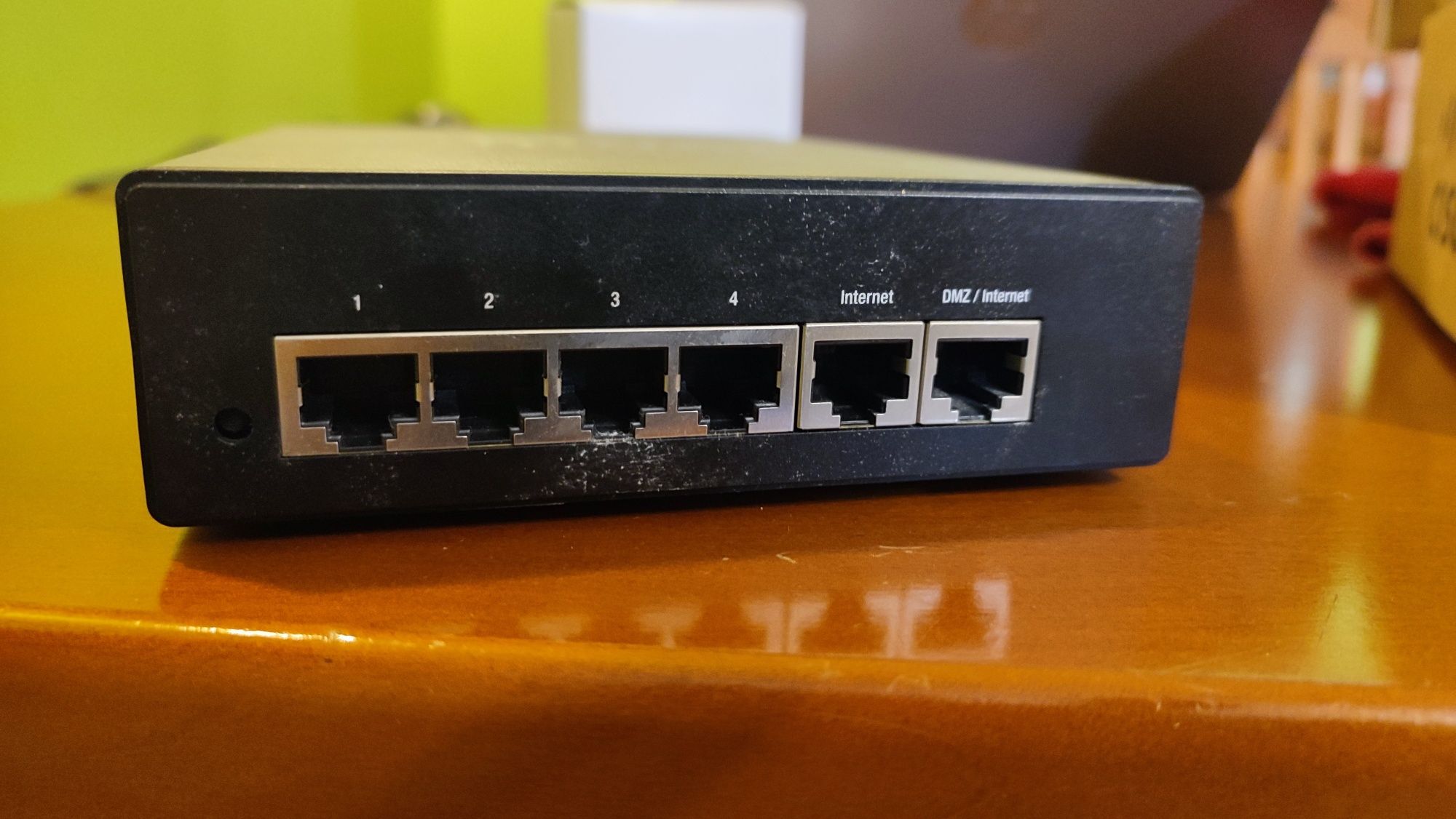 Cisco® RV042 Dual WAN VPN Router - sprawny, bez zasilacza