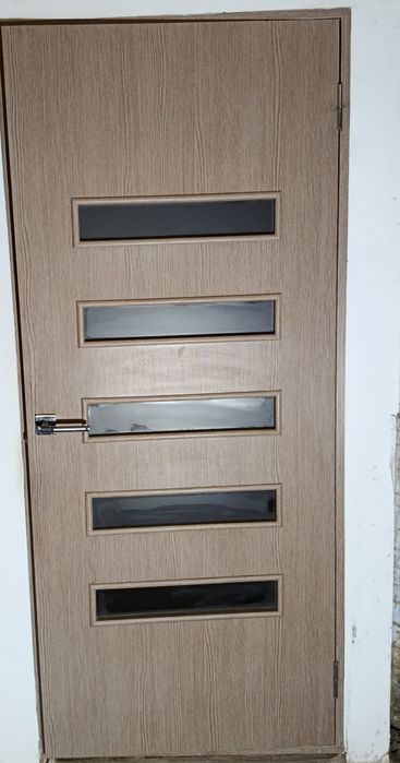 Двері вживані в гарному стані