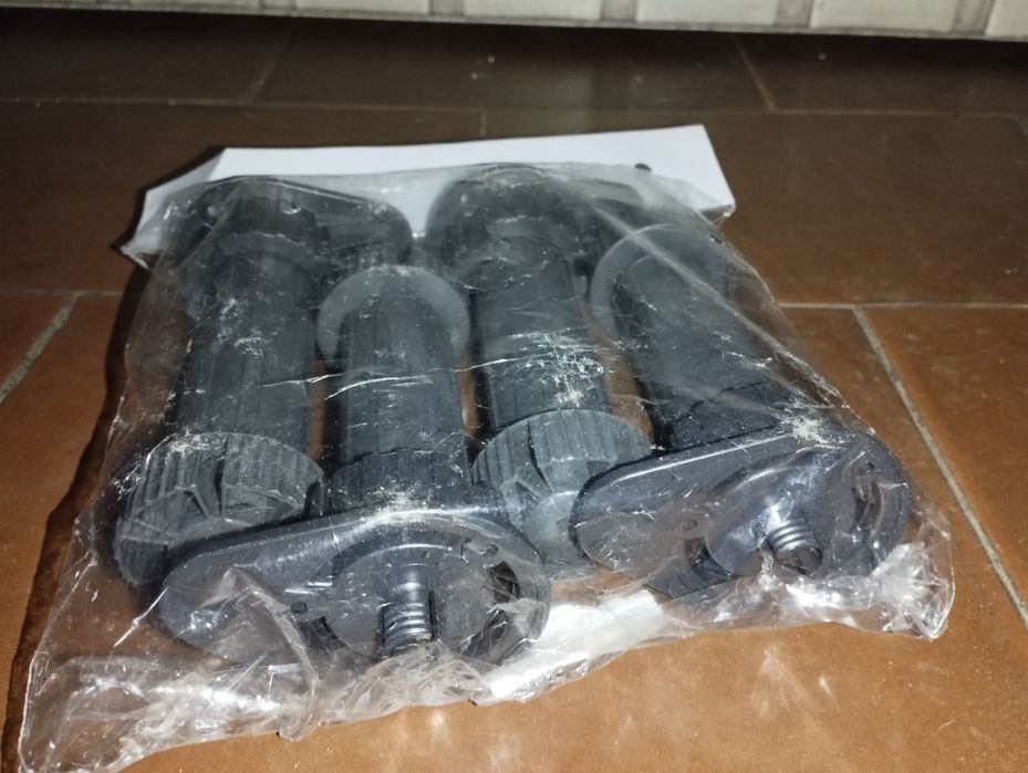 Conjunto 4 pés para móveis