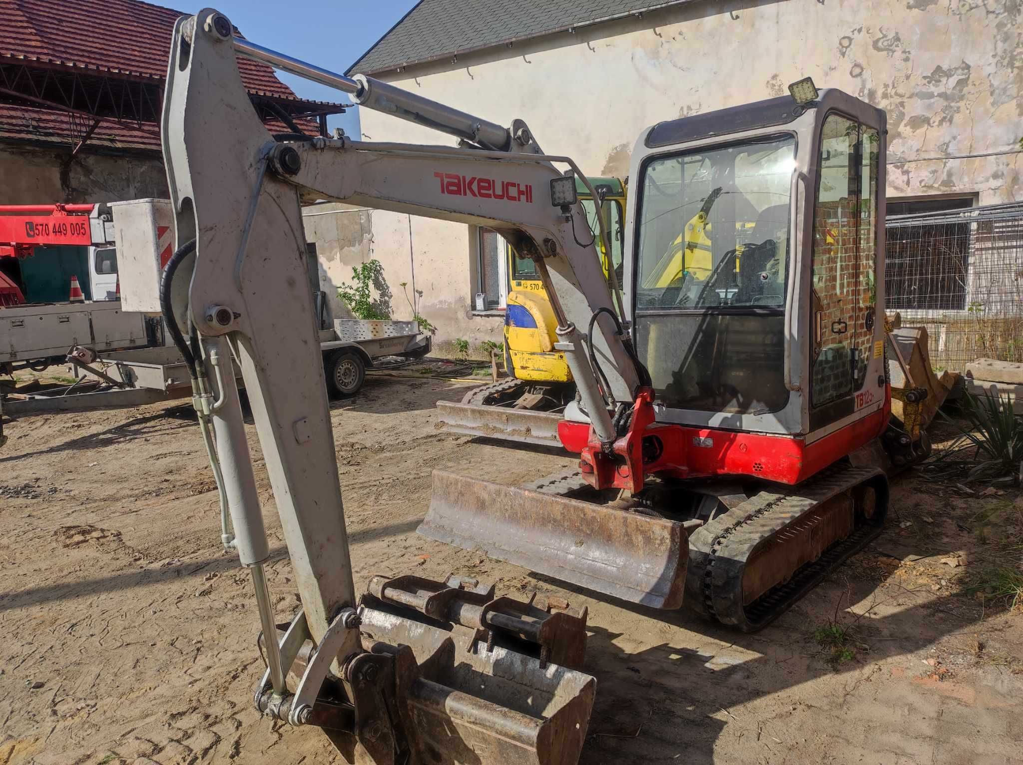 Takeuchi TB 125 3 łyżki 2900 kg