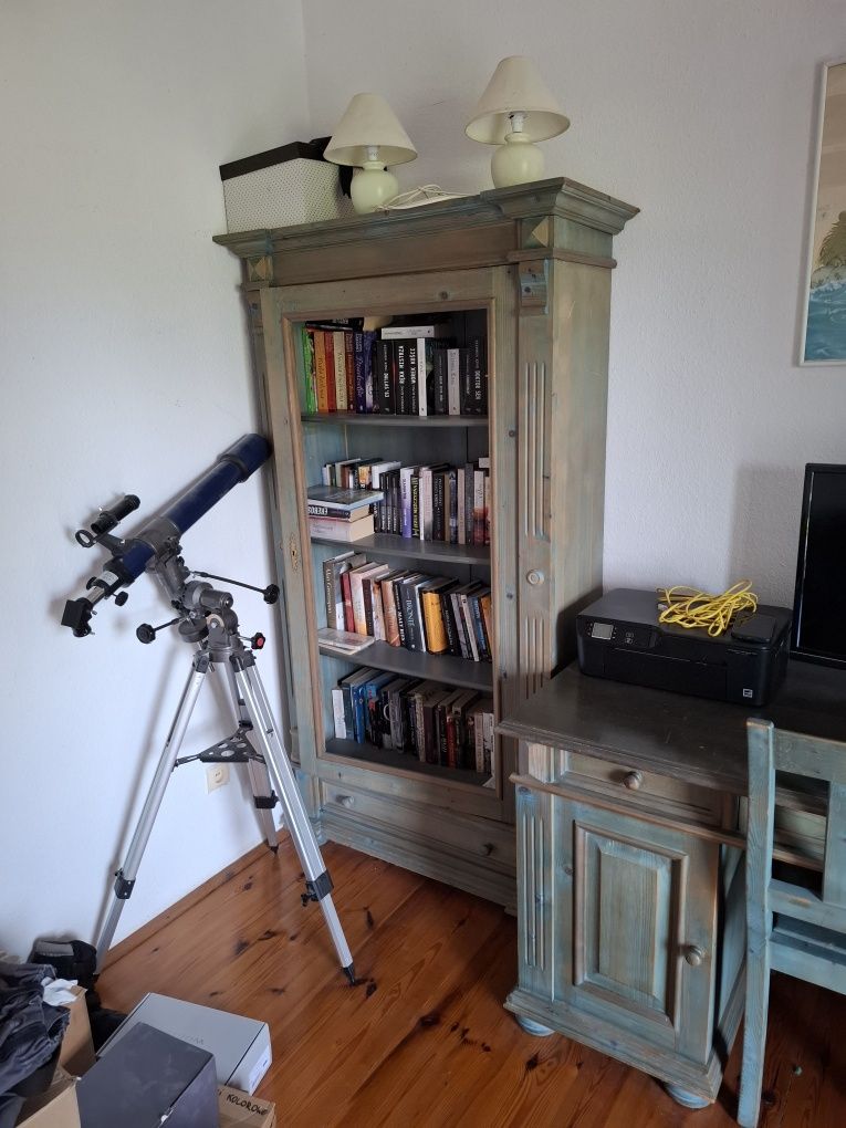 Zestaw mebli z litego drewna w stylu rustykalnym / shabby chic