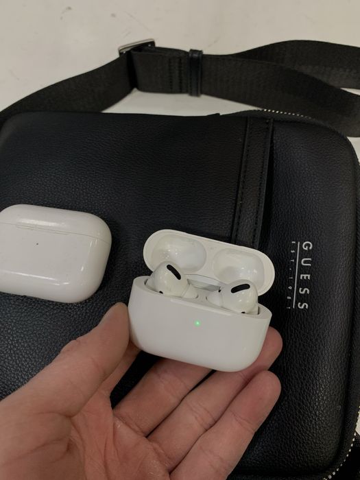 2шт AirPods Pro  оригінал при ввімкненому шумозаглушенні чути  шум