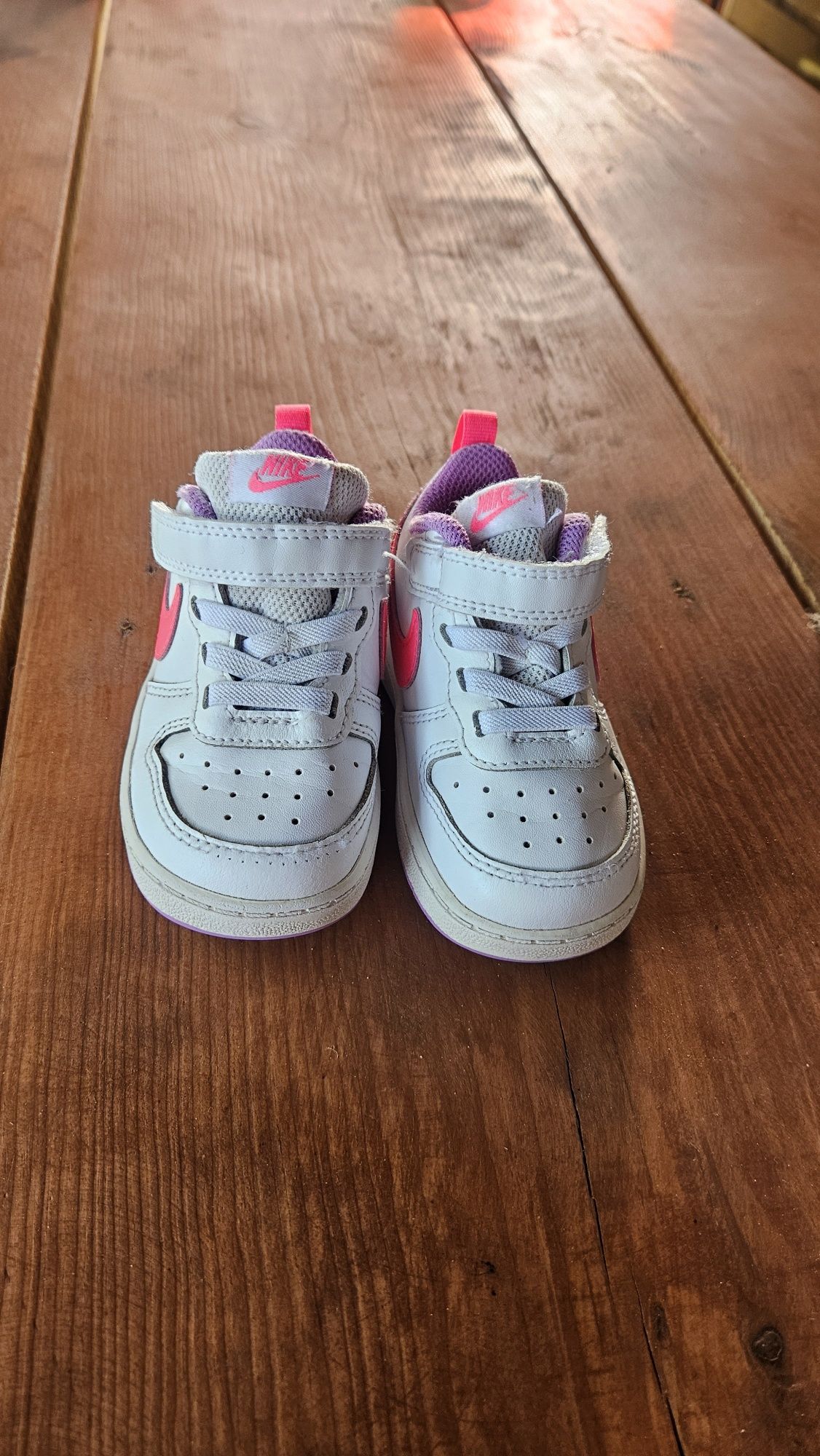 Buciki dla dziewczynki Nike 22