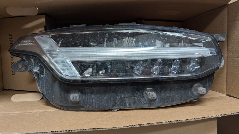 Reflektory VOLVO XC90 2016- full LED