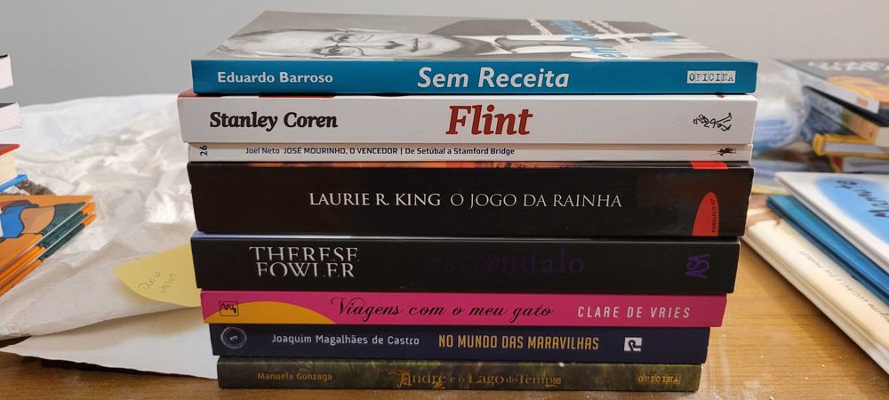 Vendo livros praticamente novos