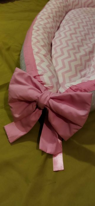 ''Ninho'' para bebé / menina em tecido