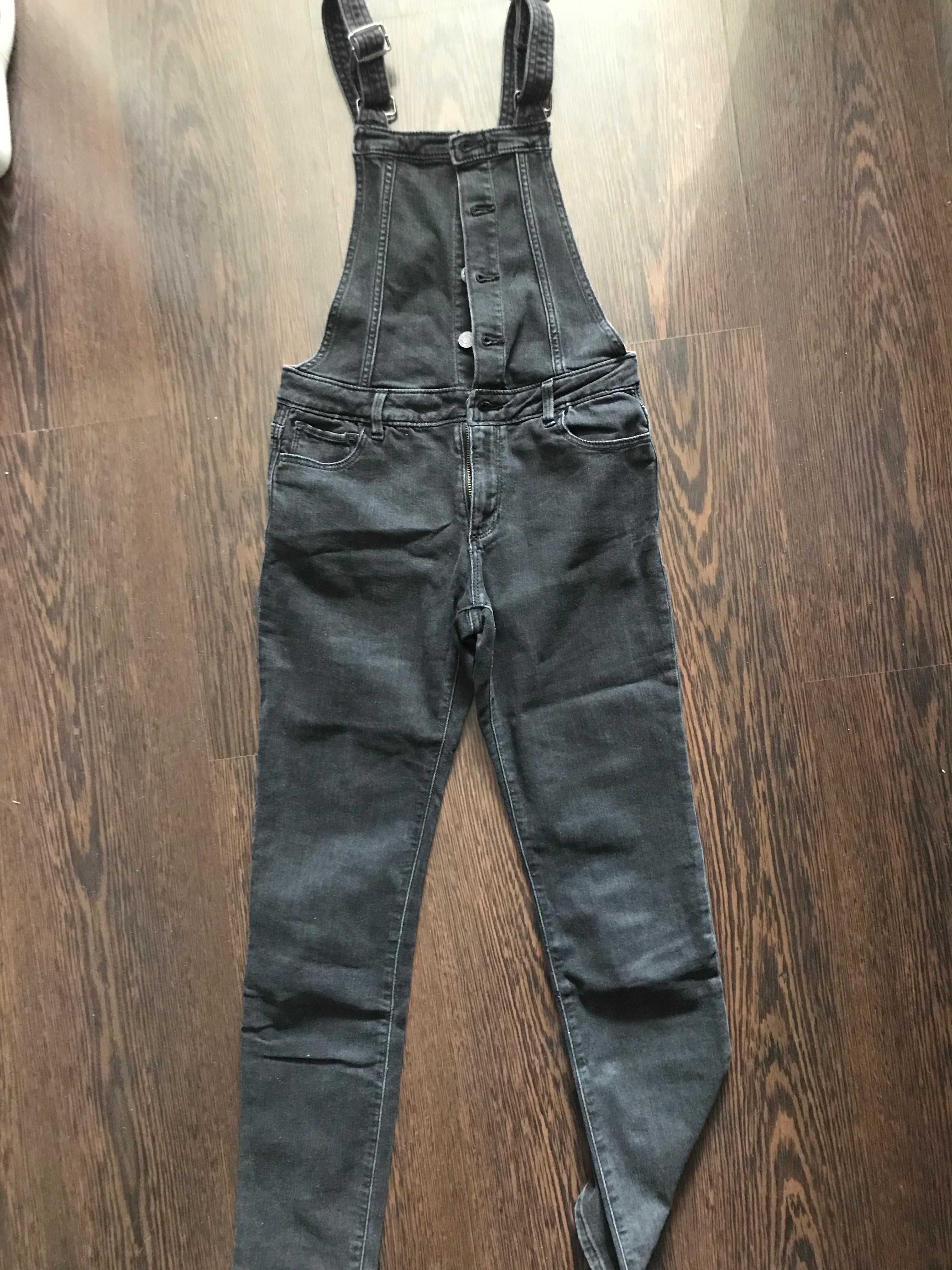 Джинсовый комбинезон Gap
