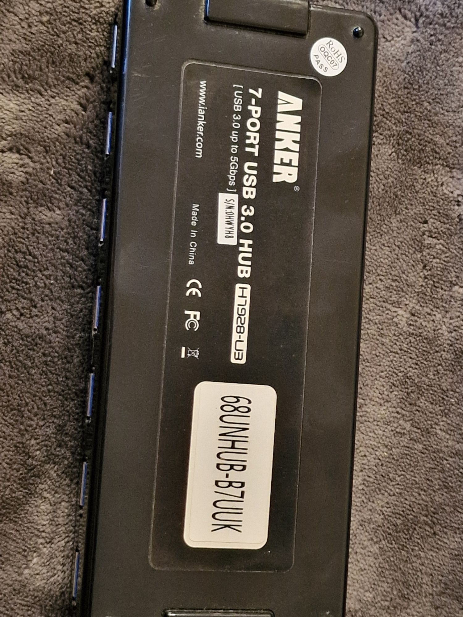 HUB USB 3.0 x7 z osobnym zasilaniem.