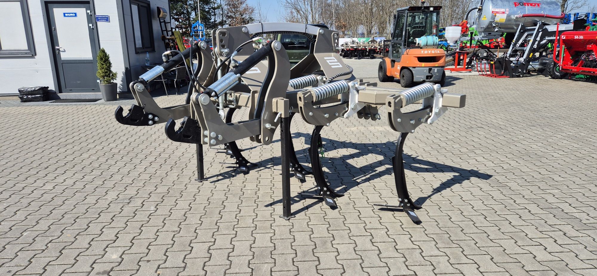 KBOI300 Rolex Kultywator bezorkowy z możliwością agregacji Agro-Lift