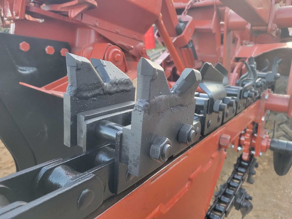 Koparka łańcuchowa Ditch Witch , Case