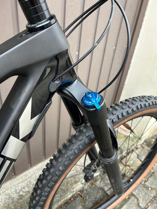 Rower Trek Fuel EX 9.7  L  Karbon 29  cali