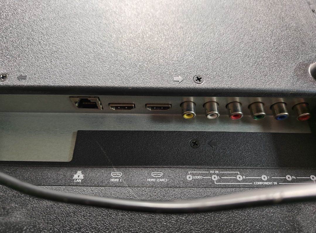 Телевізор Hisense 32N2170HW 32 дюйми зі смартом