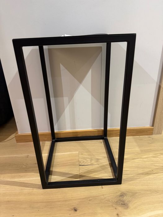 Stolik metalowy 35x35 cm wysokość 60 cm malowany proszkowo