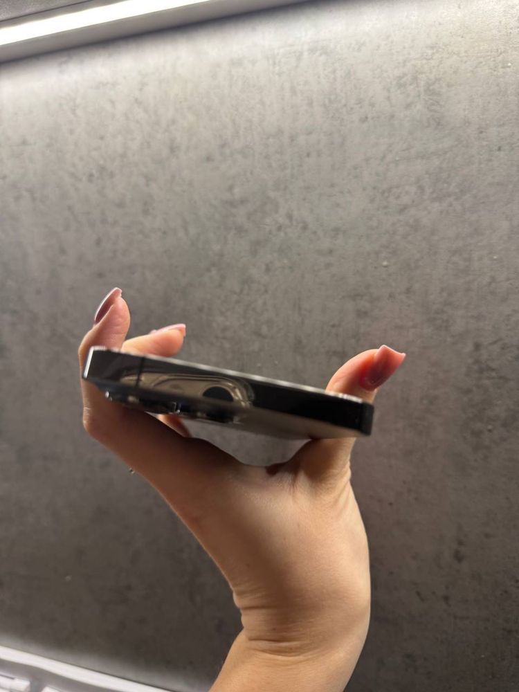 iPhone 13 pro 1tb graphite